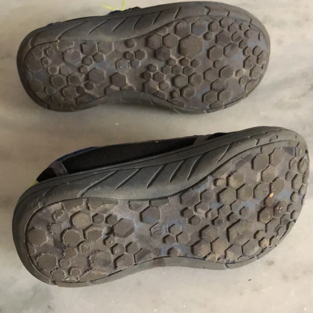 Toddler water shoes